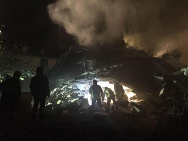 Firenze: crolla palazzina, tre persone estratte vive