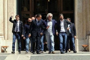 Grillo non ci sta: "Noi finiti? Illusi"