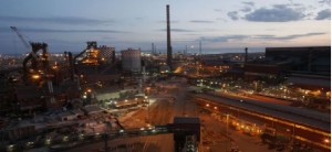 Taranto – Schiaffi all’Ilva, per i ritardi del Governo e dai cittadini incazzati che mettono l&#039;ennesimo manifesto