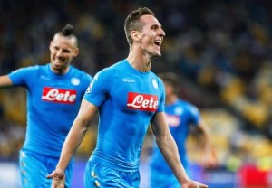 D&iacute;namo Kiev : Napoli 1 - 2  Milik feliz por los dos goles en triunfo del Napoli