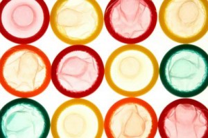Preservativi gratis, retromarcia M5S