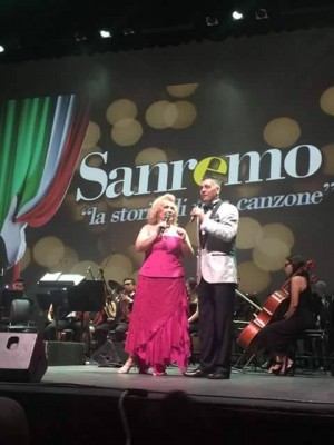 La canción italiana, conquistando con éxito, el teatro municipal de Chacao