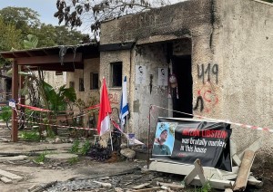 Le devastazioni compiute da Hamas nel kibbutz di Kfar Aza il 7 ottobre scorso