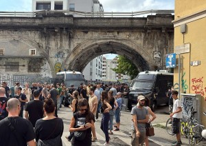 Sgomberato il Leoncavallo