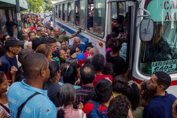 Paro de transporte colapsa Caracas