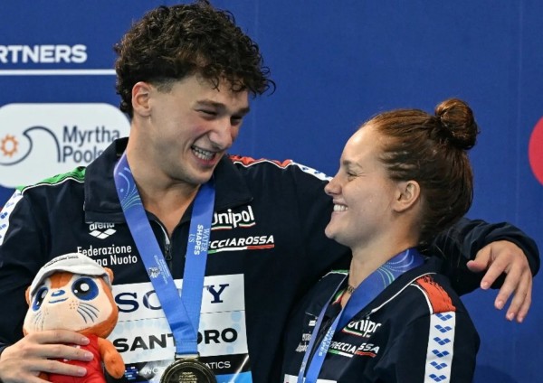 Chiara Pellacani e Matteo Santoro sono i nuovi campioni del mondo del sincro misto dal trampolino tre metri.