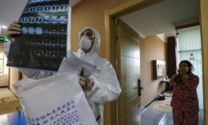 OMS aument&oacute; a "muy elevada" la amenaza del coronavirus con m&aacute;s de 83 mil contagiados en el mundo
