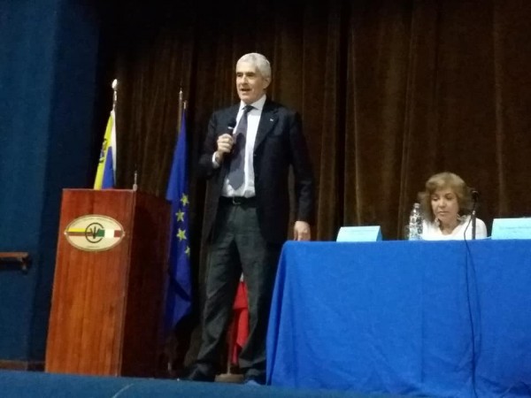 El Senador de Italia Pier Ferdinando Casini se re&uacute;ne en convocatoria abierta con la comunidad italo-venezolana