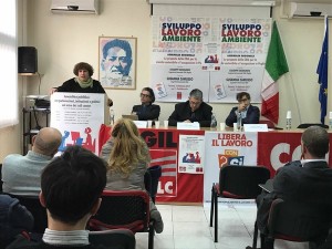 Taranto - Al fianco delle operatrici e operatori dei call center