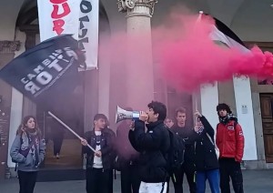 Flotilla: scontri alla stazione di Bologna, occupata la Statale di Milano