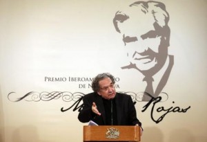 Ricardo Piglia recibe el premio "Manuel Rojas" a la narrativa