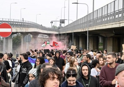  Manifestanti sulla Tangenziale di Milano