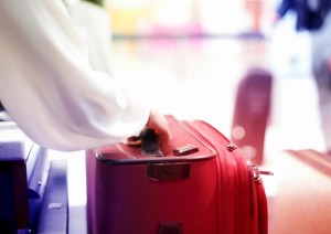 Partenze, viaggiare, migrare, voli, aeroporto, valigie