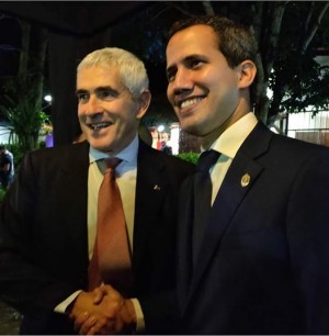 Il senatore Pier Ferdinando Casini incontrer&agrave; oggi gli italiani del Venezuela nel CIV di Caracas, in Venezuela Delegazione parlamentare della Spagna insultata in Parlamento dai deputati di Maduro
