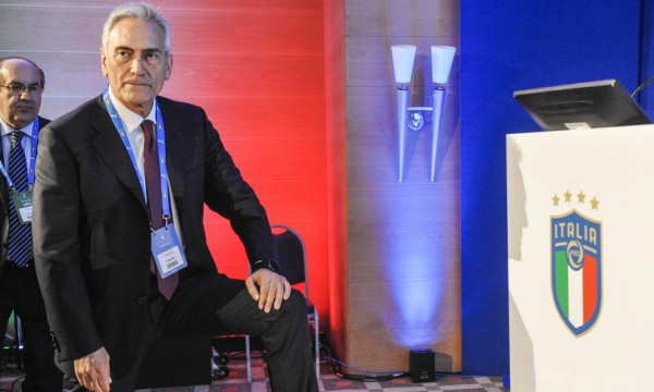 "Chi aderisce alla Super League &egrave; fuori dalla Serie A", dice la Federcalcio