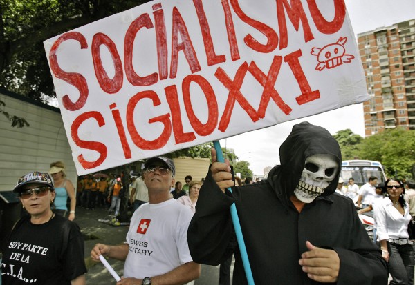 Socialismo del Siglo XXI en ca&iacute;da libre