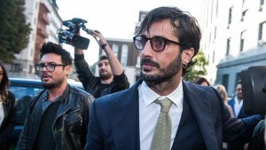 1,7 milioni nel controsoffitto, Corona torna in carcere