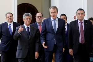 Zapatero seguir&aacute; este martes impulsando el di&aacute;logo con Gobierno y oposici&oacute;n