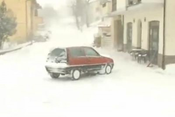 Gelo, neve e senza luce: in Abruzzo arriva l'Esercito