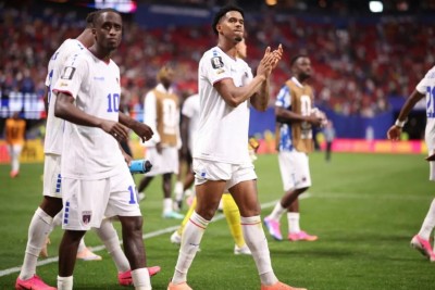 MI News / NurPhoto / NurPhoto via AFP - I giocatori del Capo Verde festeggiano l'0-0 contro la Spagna (Foto corredata ad articolo AGI)