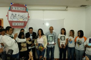 Padres de j&oacute;venes asesinados en protestas luchan para que se haga justicia a los ca&iacute;dos