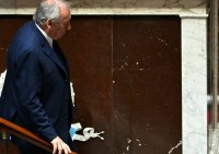  L&#039;assemblea nazionale francese ha votato a grande maggioranza la sfiducia al premier Francois Bayrou