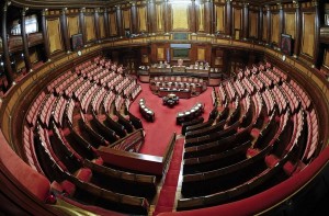 Diciamo qualcosa sulla legge sui partiti che approvata alla Camera giace in Senato
