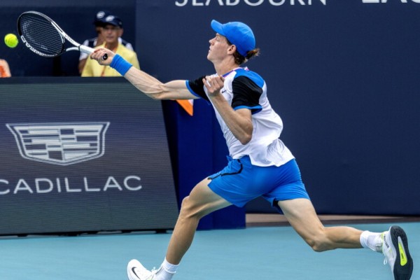Jannik Sinner tennista italiano numero 3 del mondo