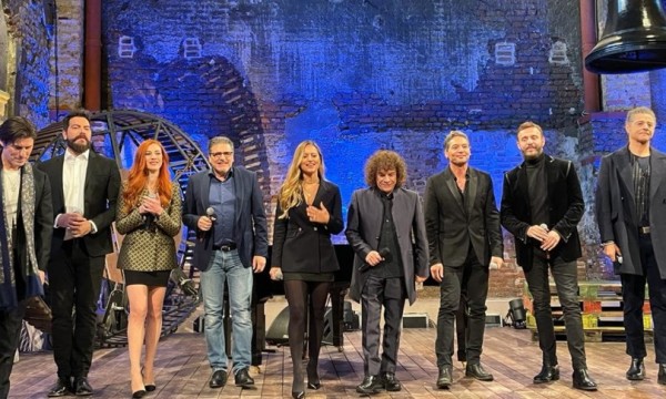 Notre Dame de Paris compie vent'anni e torna in teatro con il cast originale