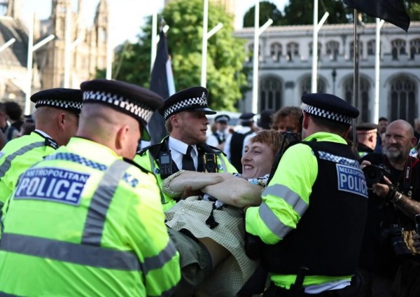 Londra, arresti in massa per la manifestazione pro-Pal