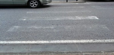 Lecce, strisce blu sì, quelle pedonali no: vergogna!