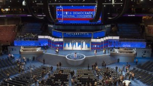 Usa, Sanders: "Votate Clinton". Ma viene fischiato. Aperta la convention democratica