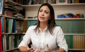 Machado: Venezuela vive un Estado de hambre, no de excepci&oacute;n; un Estado militar y de represi&oacute;n