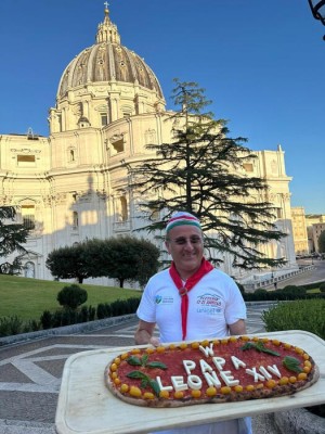 Una pizza napolitana de un metro y medio para el Papa