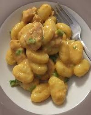 &Ntilde;oquis de h&iacute;gado y mota (speck) plato tipico de Trieste
