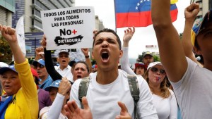 Pa&iacute;ses deben desconocer fraude constituyente