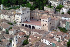 Gubbio ciudad medieval maravillosa de Umbr&iacute;a