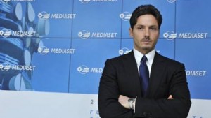 Pier Silvio Berlusconi , 47 anni. Figlio di Silvio Berlusconi, azionista di Fininvest, la holding della famiglia Berlusconi che controlla il Gruppo Mediaset di cui &egrave; vicepresidente esecutivo e amministratore delegato. &Egrave; anche presidente e amministratore delegato di RTI, la societ&agrave; che esercita tutte le attivit&agrave; televisive del gruppo Mediaset. &Egrave; membro dei Consigli di Amministrazione di Mediaset, Mediaset Espa&ntilde;a, Mondadori, Publitalia e Mediobanca.