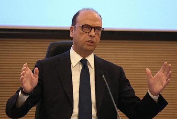 Angelino Alfano canciller italiano