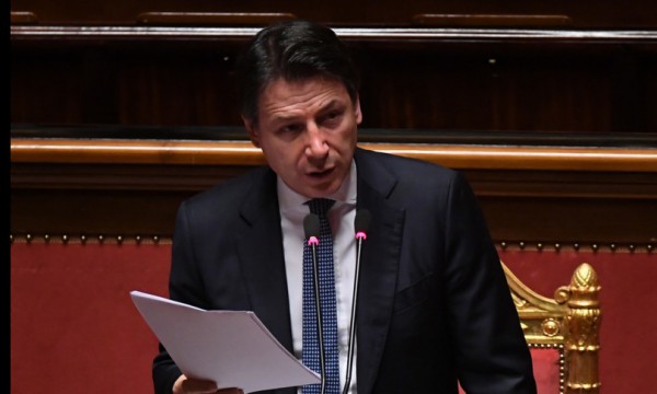 Conte annuncia regole diverse&nbsp;in base al rischio delle Regioni e fa appello all'unit&agrave;, coprifuoco di sera &egrave; dalle 21 o dalle 22. Dpcm: le nuove misure entro stanotte.