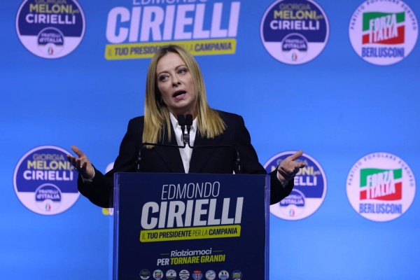La premier Giorgia Meloni lancia la candidatura del viceministro della Farnesina, uomo forte di Fratelli d'Italia nella regione. Il centrodestra &laquo;&egrave; nato per ribaltare i pronostici&raquo;,