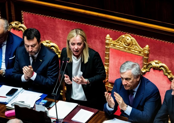 Giorgia Meloni con i vicepremier Matteo Salvini e Antonio Tajani