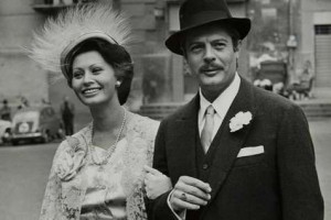  Marcello Mastroianni y Sophia Loren en una escena de 'Ieri, oggi, domani', filme emblema de Italia, realizado en 1963 Marcello Mastroianni y Sophia Loren en una escena de 'Ieri, oggi, domani', filme emblema de Italia, realizado en 1963 
