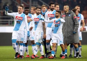 Napoli madruga y "D10s" lo ayuda Milan-Napoli 1-2