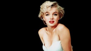 Vestido de Marilyn Monroe fue subastado en 50.000 d&oacute;lares