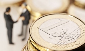 Viaggi e regali di Natale, ecco come un italiano su tre spenderà la sua tredicesima
