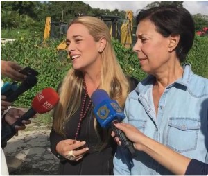 Lilian Tintori y Antonieta Mendoza de L&oacute;pez esposa y madre de Leopoldo Lopez