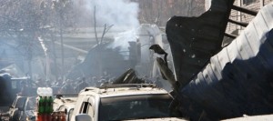 Un'ambulanza piena di tritolo ha ucciso quasi 100 persone a Kabul