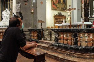 Messe con i fedeli dal 18 maggio Accordo tra governo e Cei