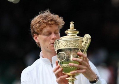 Il tennista italiano Jannik Sinner, numero uno del mondo, primo italiano re di Wimbledon